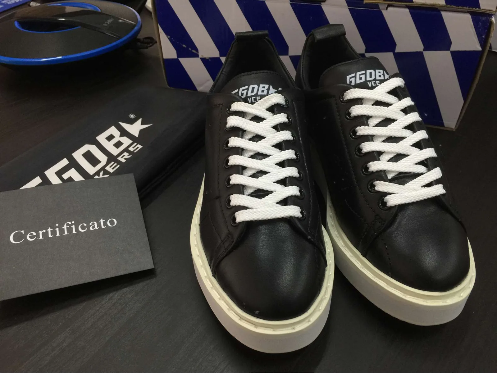 Golden Goose 新包装新配色 — photo 2 of 3