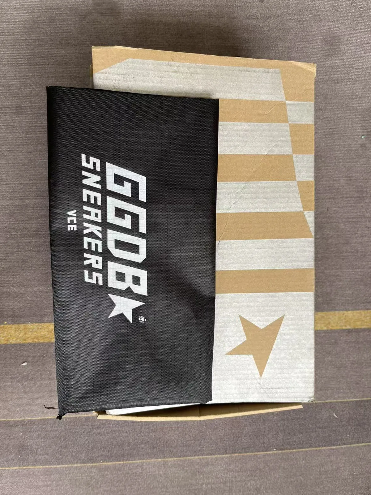 Golden Goose 包装尺码 — photo 4 of 8
