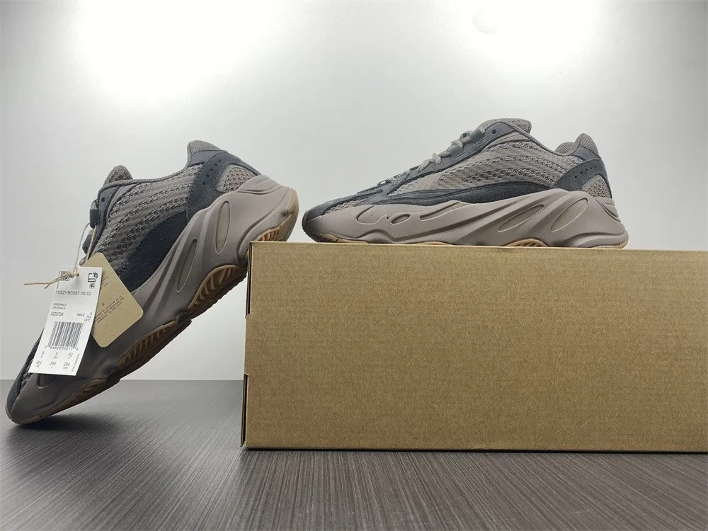 Adidas Yeezy Boost 700v2 “Brown” — photo 5 of 20