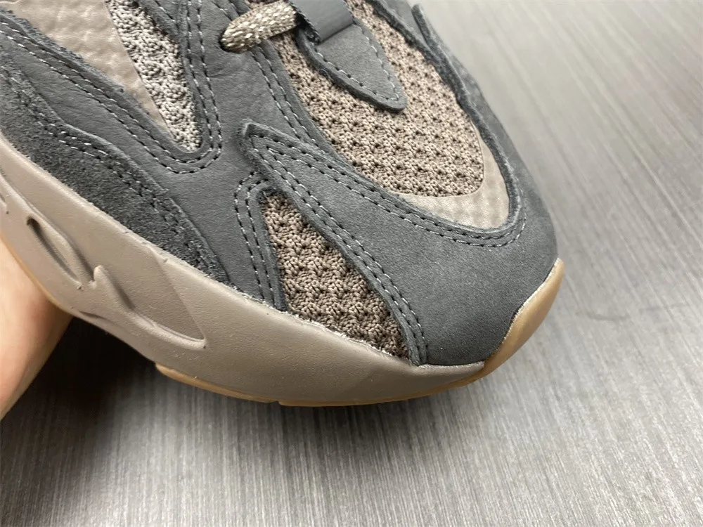 Adidas Yeezy Boost 700v2 “Brown” — photo 9 of 20