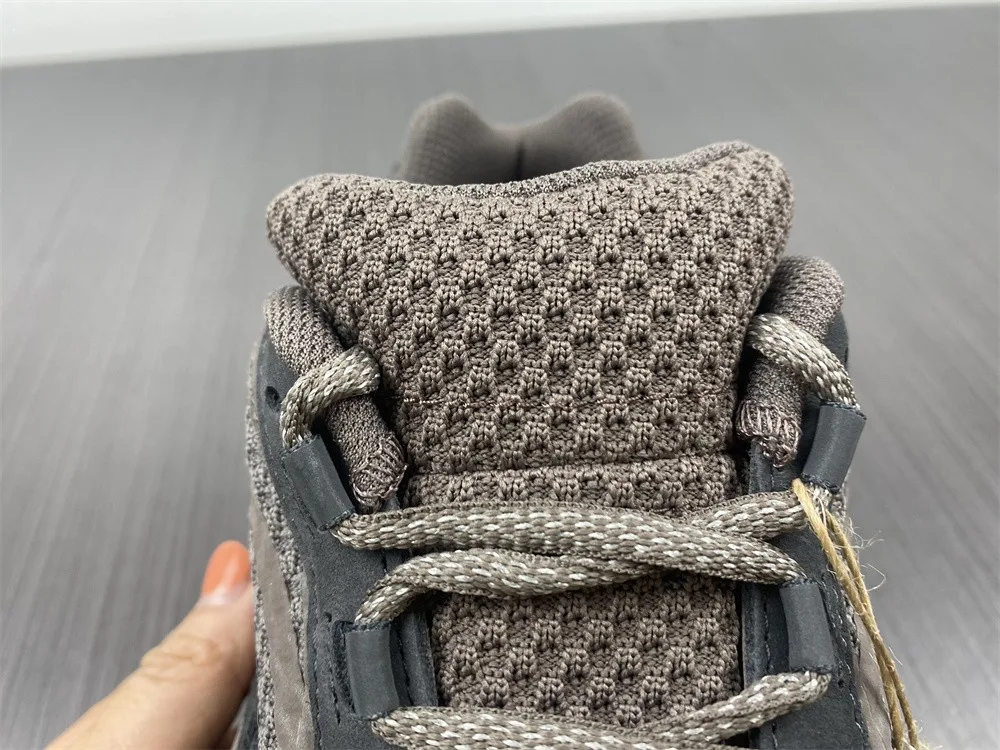 Adidas Yeezy Boost 700v2 “Brown” — photo 10 of 20