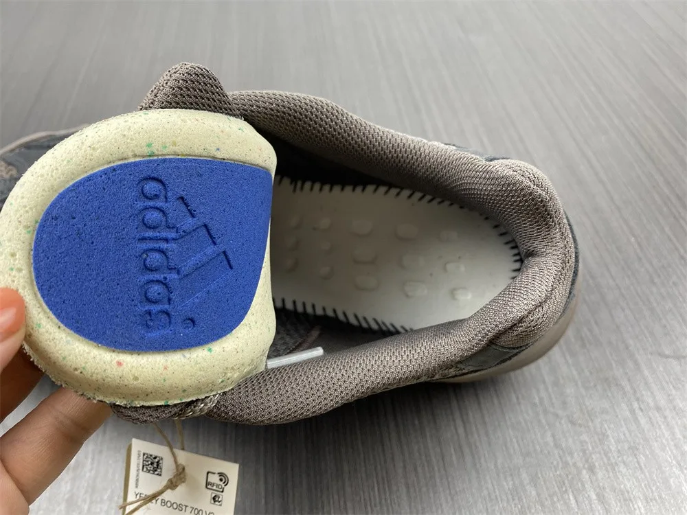 Adidas Yeezy Boost 700v2 “Brown” — photo 14 of 20