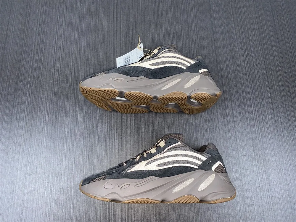 Adidas Yeezy Boost 700v2 “Brown” — photo 19 of 20
