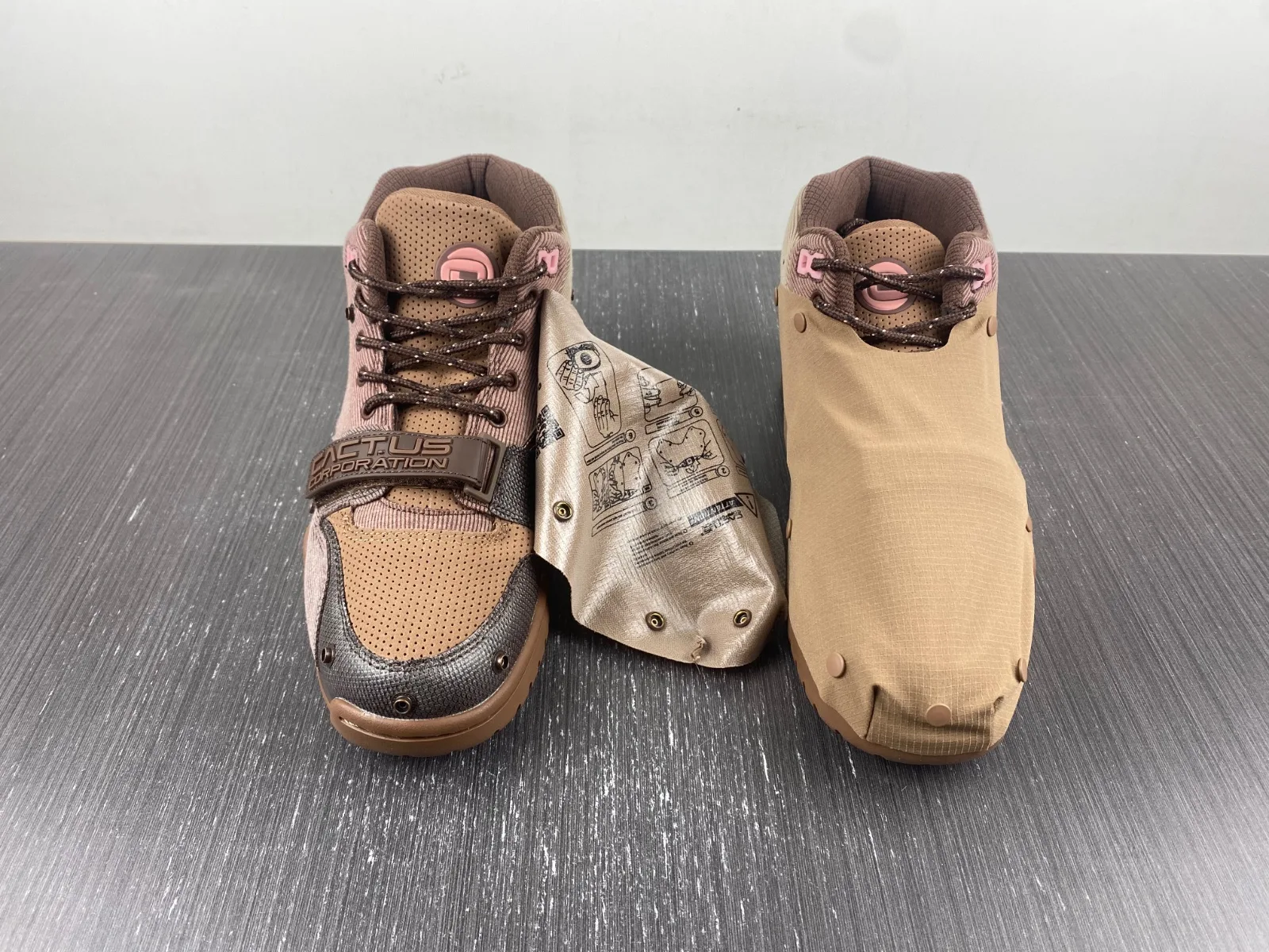Nike Travis Scott x Air Trainer 1 “Brown” — photo 2 of 18