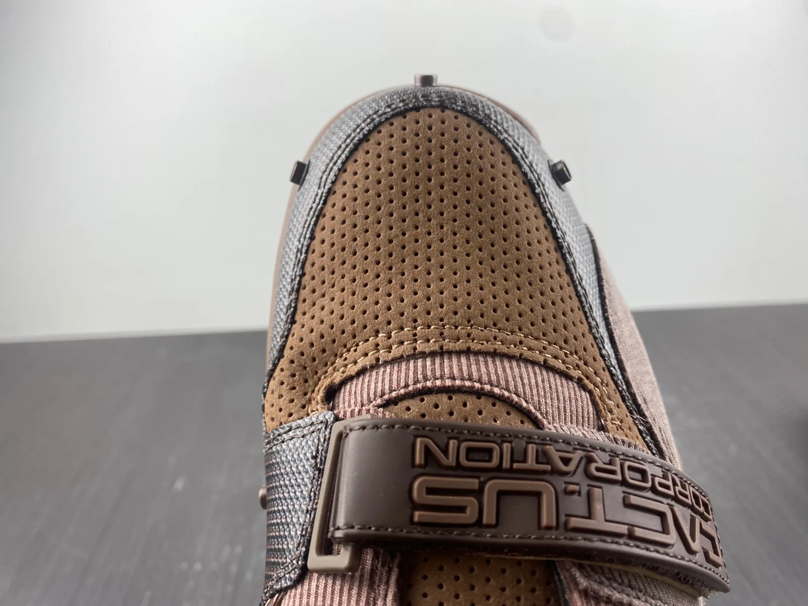 Nike Travis Scott x Air Trainer 1 “Brown” — photo 8 of 18