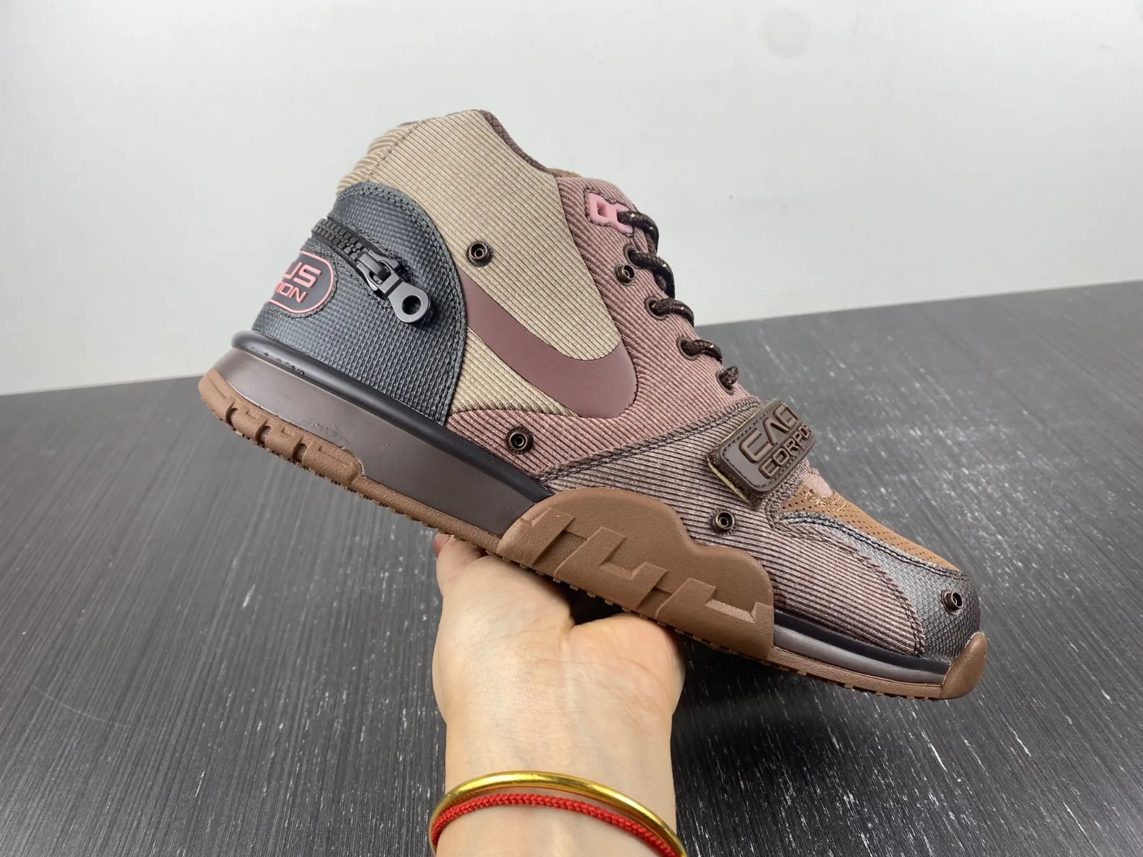 Nike Travis Scott x Air Trainer 1 “Brown” — photo 11 of 18
