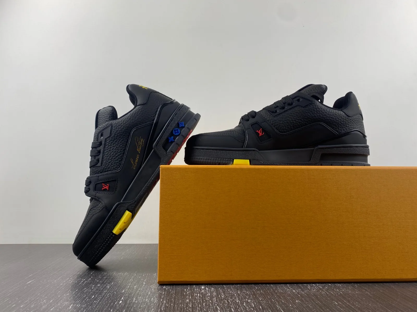 Louis Vuitton Trainer “Black” — photo 13 of 17