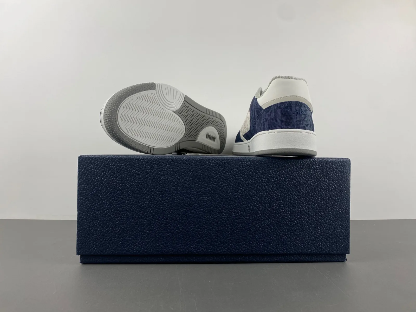 Dior B27 Low Dior Oblique Galaxy “White Dark Blue” — photo 4 of 17