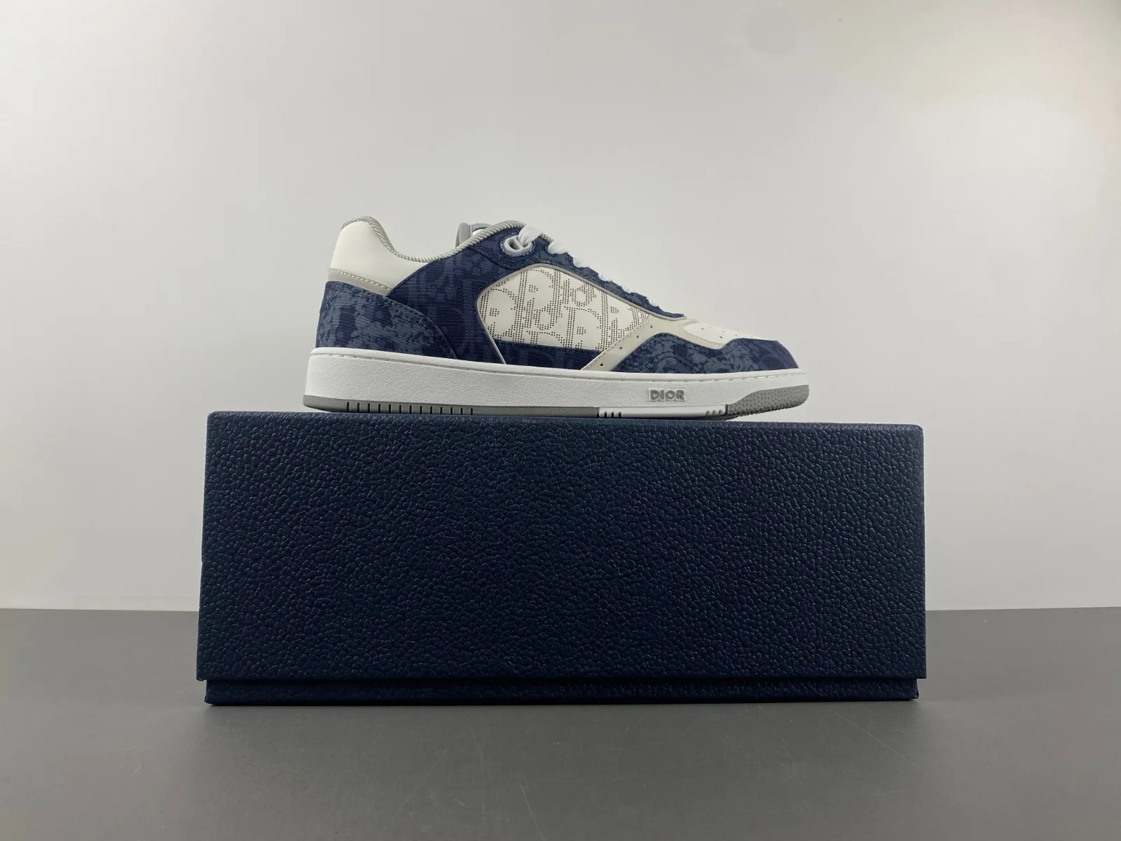 Dior B27 Low Dior Oblique Galaxy “White Dark Blue” — photo 5 of 17