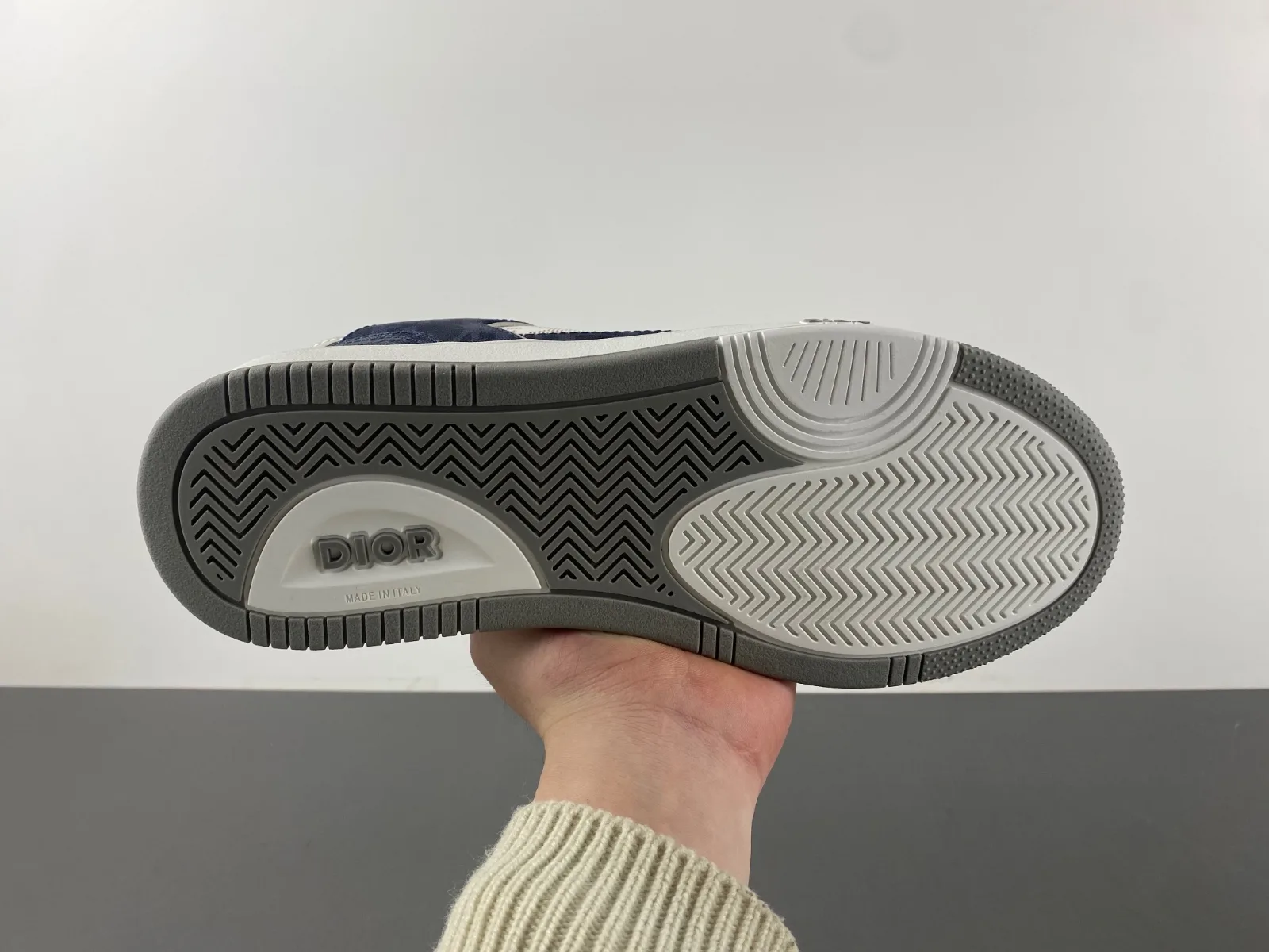 Dior B27 Low Dior Oblique Galaxy “White Dark Blue” — photo 16 of 17