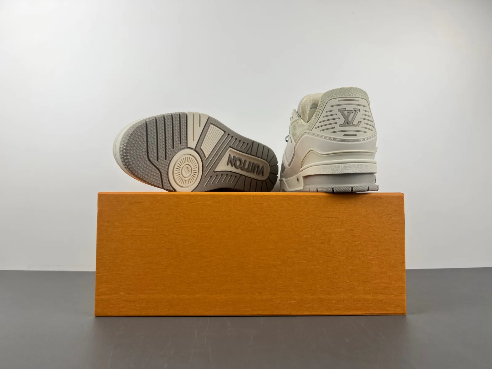Louis Vuitton Trainer “Beige Grey” — photo 4 of 17