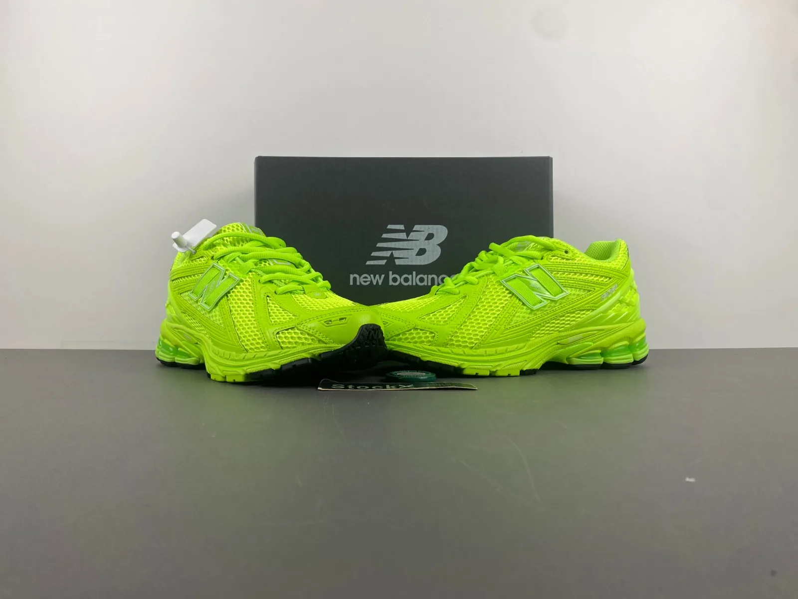 New Balance 1906 “Fluorescent Green” — photo 5 of 17