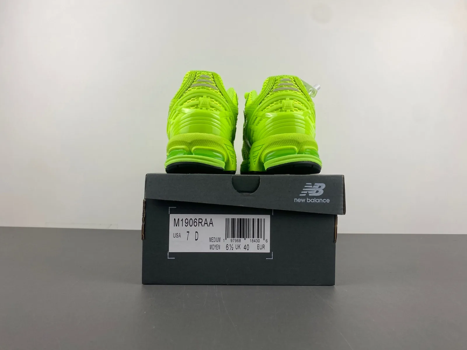 New Balance 1906 “Fluorescent Green” — photo 9 of 17
