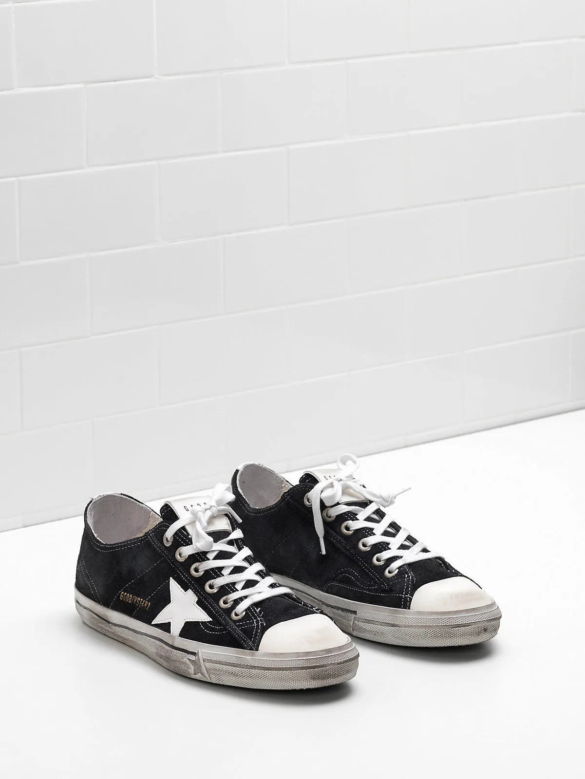 Golden Goose V-star 2 Sneakers G30ms639.l9 Calf Suede Upper S — photo 3 of 4
