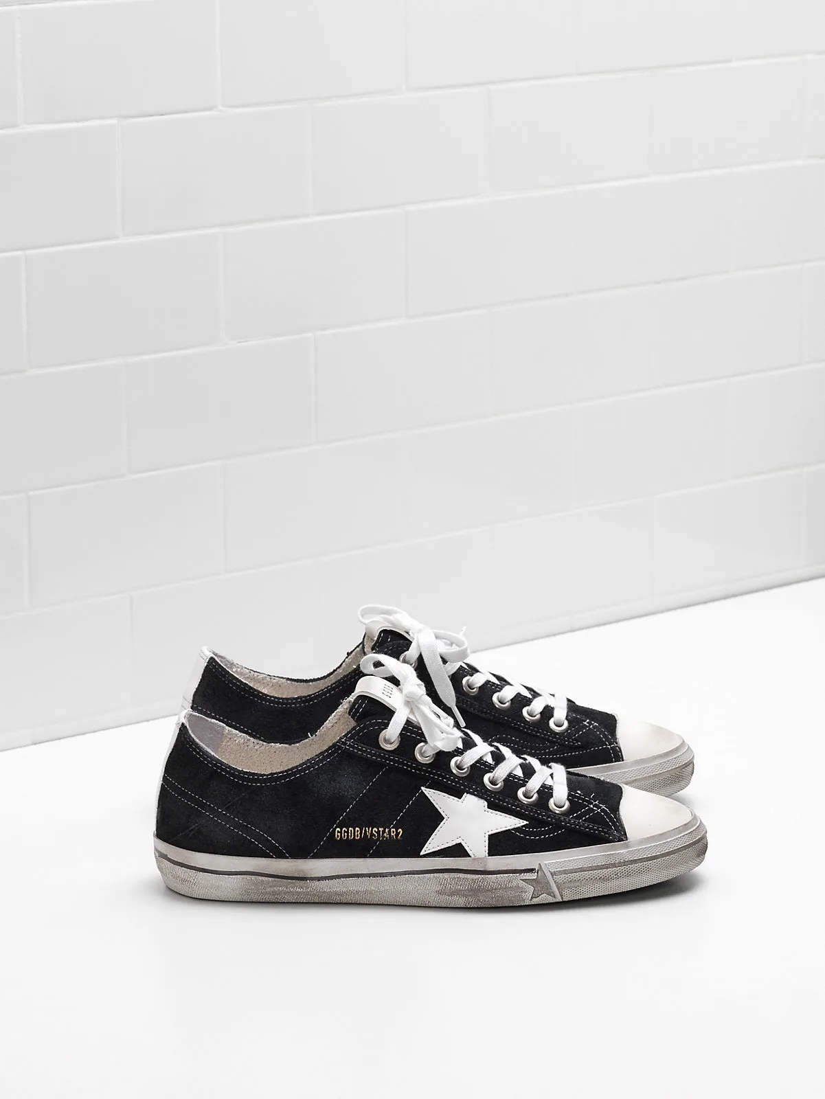 Golden Goose V-star 2 Sneakers G30ms639.l9 Calf Suede Upper S — photo 4 of 4