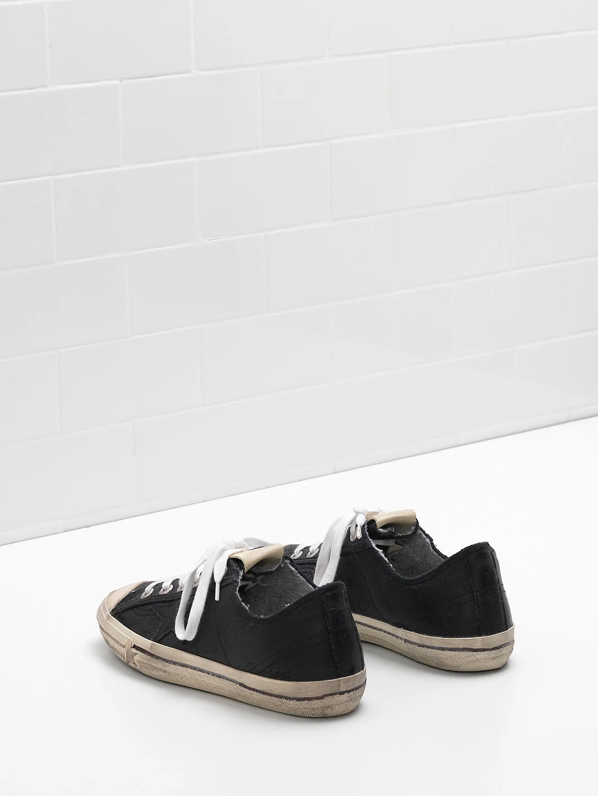 Golden Goose V-star 2 Sneakers G30ws639 — photo 2 of 4