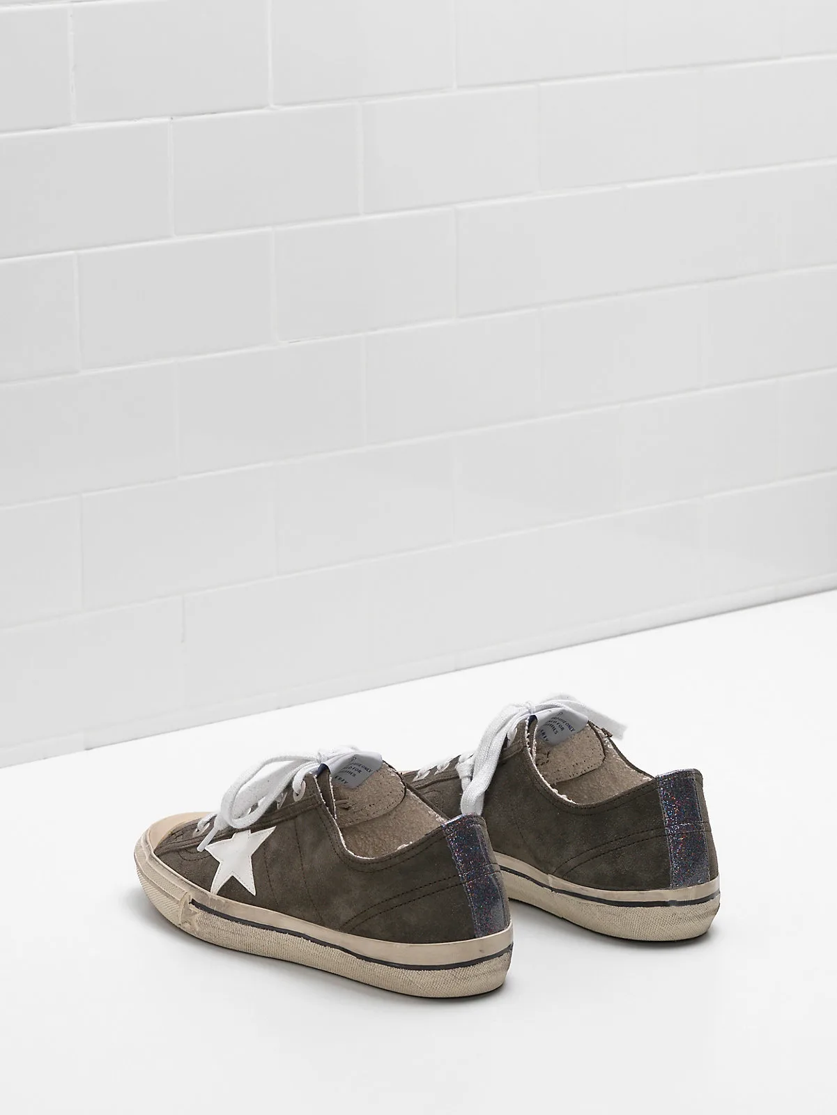 Golden Goose V-star 2 Sneakers G31ws639.n4 Calf Suede Upper S — photo 3 of 5