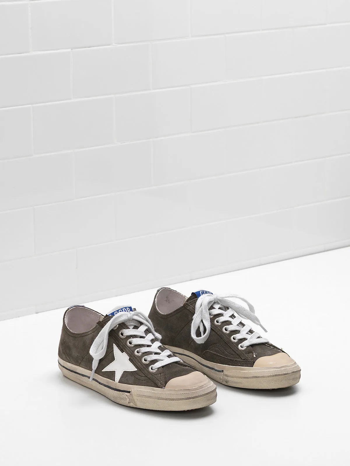 Golden Goose V-star 2 Sneakers G31ws639.n4 Calf Suede Upper S — photo 4 of 5
