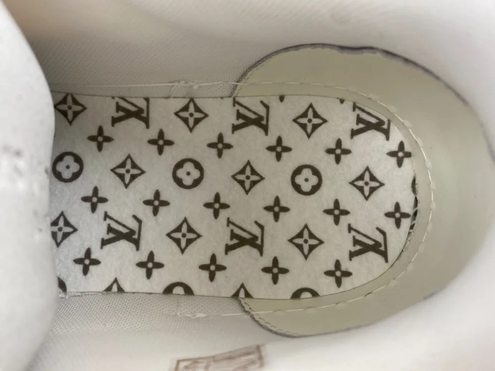 Louis Vuitton Trainer “White Milk Tea” — photo 17 of 17