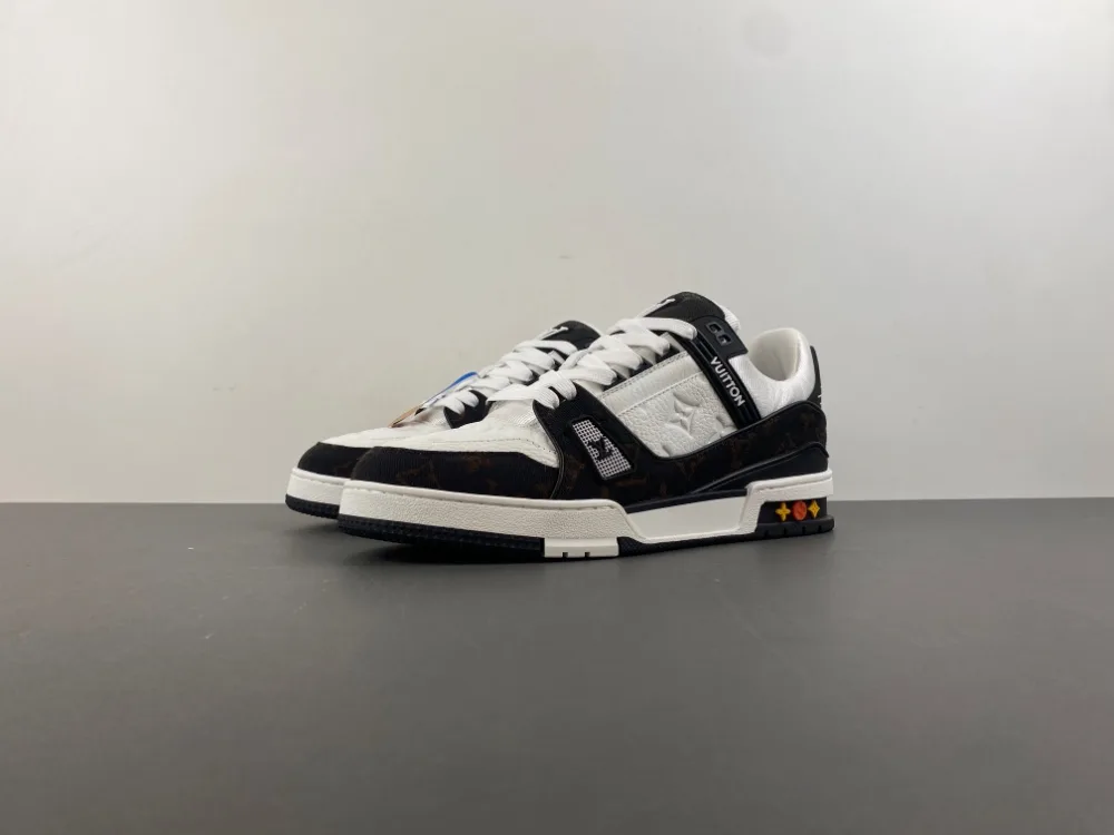 Louis Vuitton Trainer “White Black Brown” — photo 1 of 17
