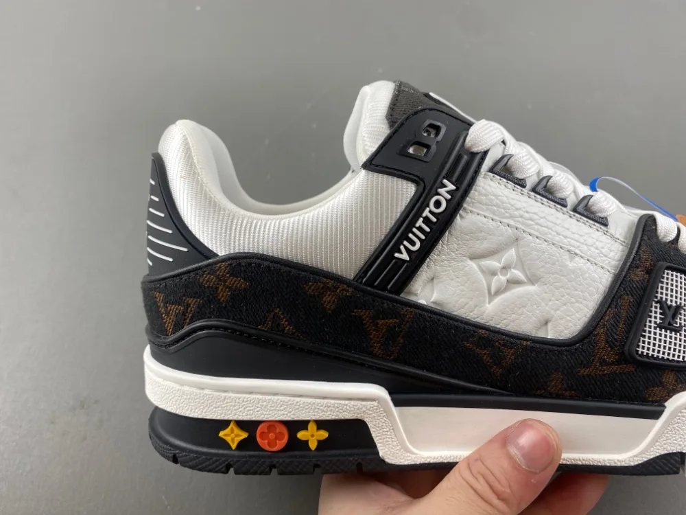 Louis Vuitton Trainer “White Black Brown” — photo 3 of 17