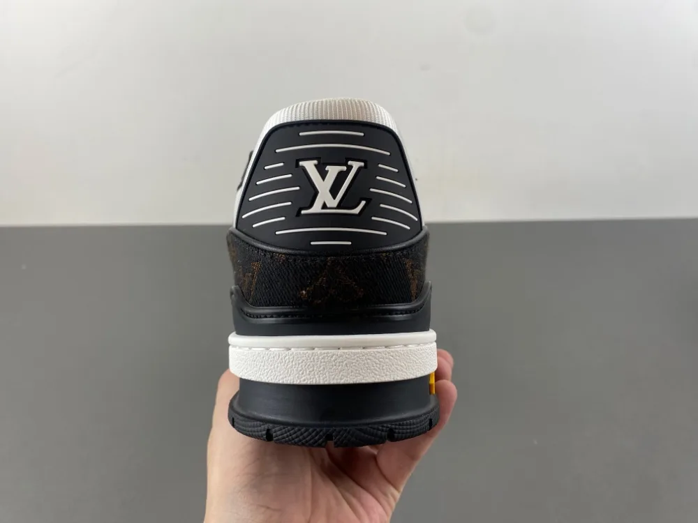 Louis Vuitton Trainer “White Black Brown” — photo 7 of 17
