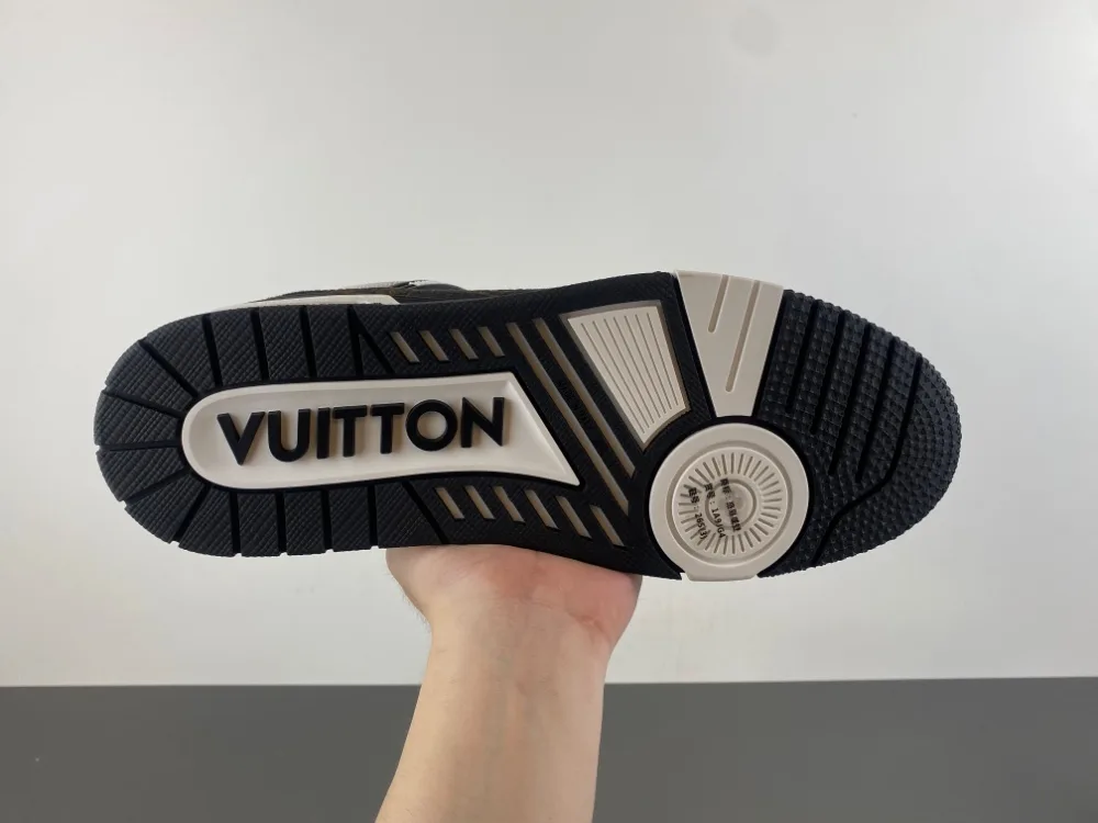Louis Vuitton Trainer “White Black Brown” — photo 10 of 17