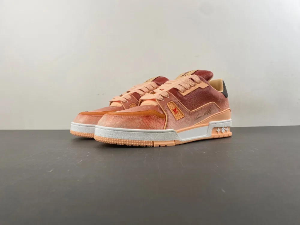 Louis Vuitton Trainer “Red” — photo 1 of 18