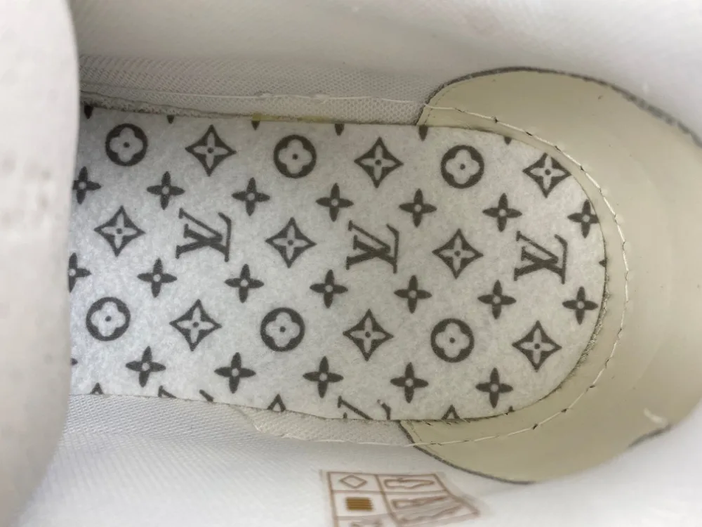 Louis Vuitton Trainer “Full White Red” — photo 13 of 17