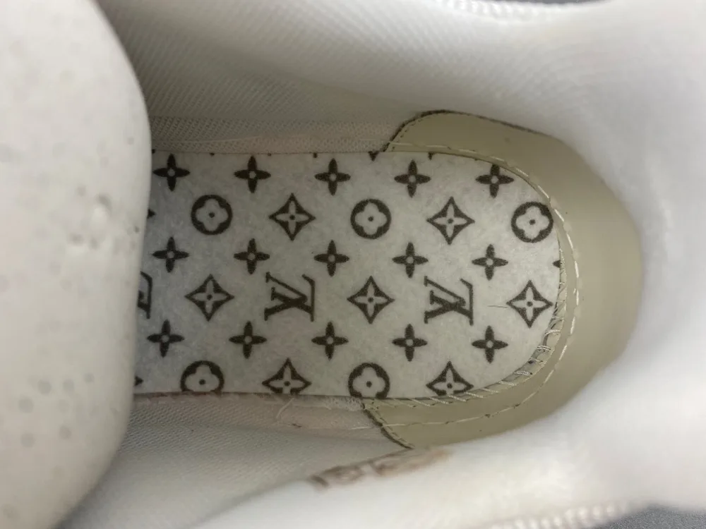 Louis Vuitton Trainer “Pink White” — photo 12 of 17