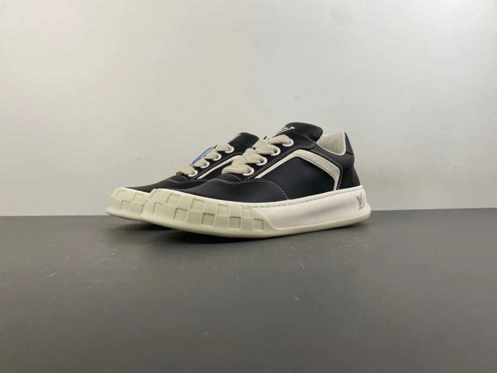 Louis Vuitton Trainer Sneaker Low “Black White” — photo 1 of 17