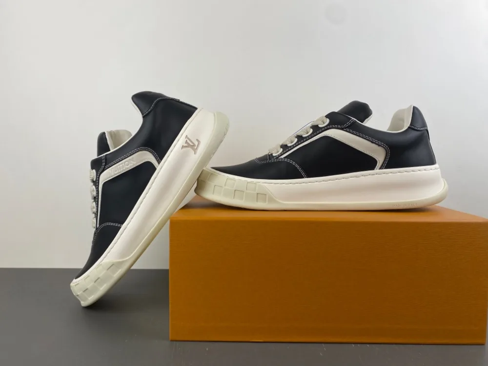 Louis Vuitton Trainer Sneaker Low “Black White” — photo 5 of 17