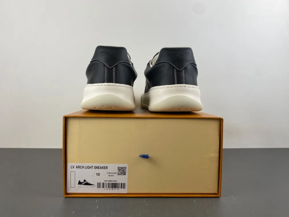 Louis Vuitton Trainer Sneaker Low “Black White” — photo 8 of 17