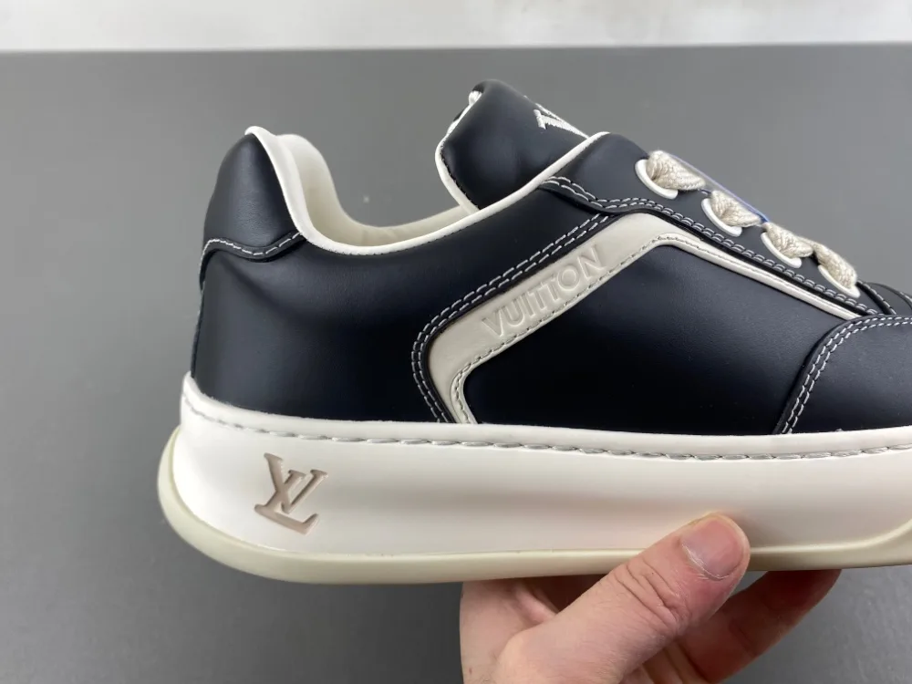 Louis Vuitton Trainer Sneaker Low “Black White” — photo 11 of 17