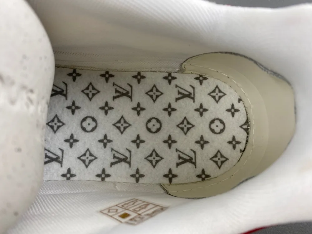 Louis Vuitton Tra “Beige Red Denim” — photo 9 of 17