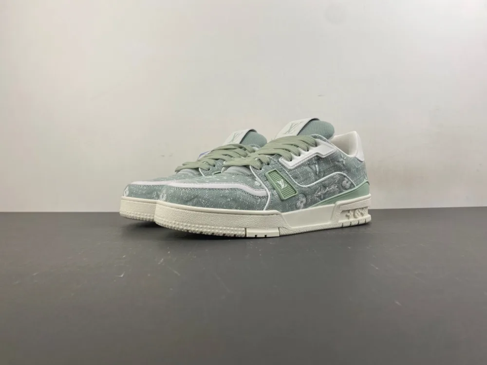 Louis Vuitton Trainer “Green White” — photo 1 of 17