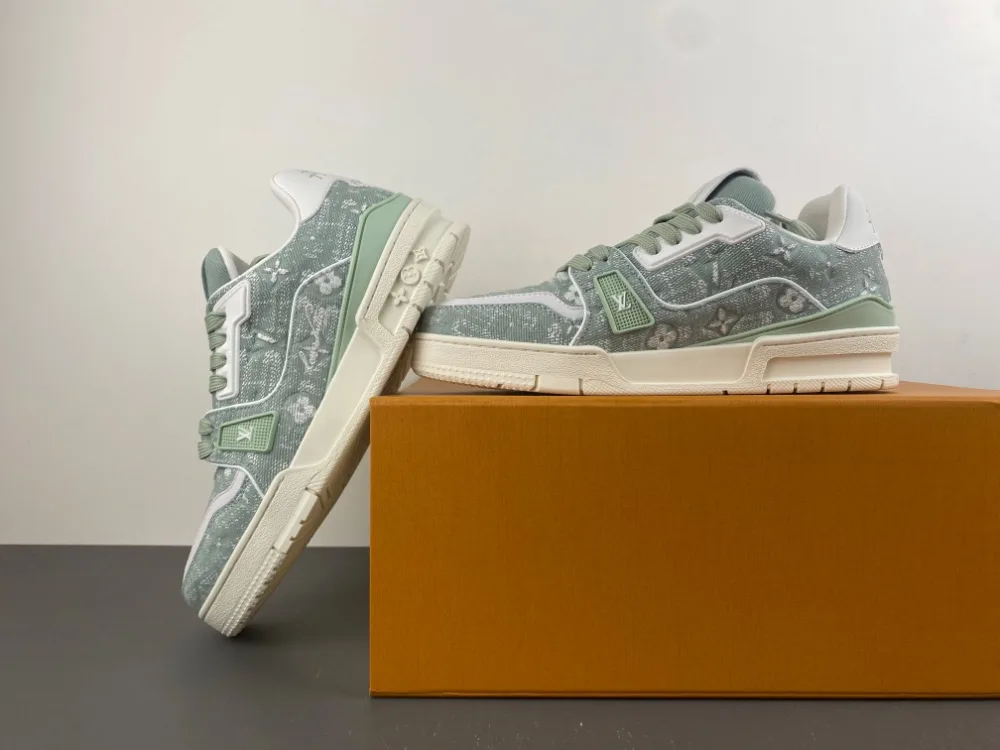 Louis Vuitton Trainer “Green White” — photo 14 of 17